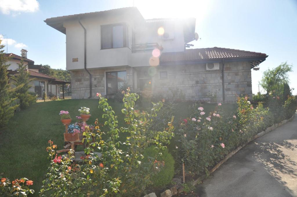 Villa On The Black Sea Sunny Beach Exterior photo